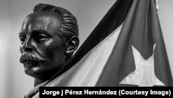 Picture José Martí take in OCB Radio Martí.