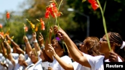 Las Damas de Blanco durante una protesta exigiendo la libertad de los presos políticos.