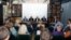 Miembros de  Asamblea de la Resistencia Cubana  junto a parlamantarios de Suecia y El Salvador en conferencia de prensa celebrada en Varsovia, Polonia. (Foto Cortesía de ARC)