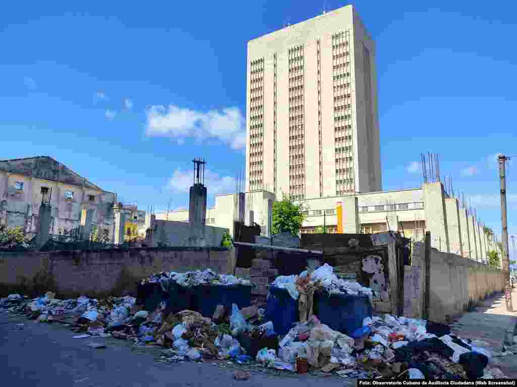 Basurero en Centro Habana / Foto: Observatorio Cubano de Auditoría Ciudadana (Informe: La Habana, capital de los desechos)