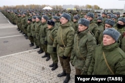 Los reclutas rusos durante su envío a la guerra contra Ucrania. Rusia, Kazan, 23 de octubre de 2023