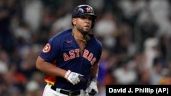 José Abreu, de los Astros de Houston, en juego contra los Nacionales de Washington, el 14 de junio pasado. (AP/David J. Phillip)