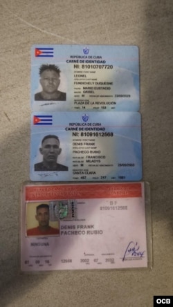 Carnets de identidad de los cubanos abatidos en Ucrania.