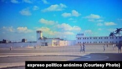 FOTO ARCHIVO. El patio de la cárcel de máxima seguridad de Guanajay, Artemisa, Cuba. En la prisión de Guantánamo "son zombis los que salen a coger el sol", dijo Martínez Valdivia.