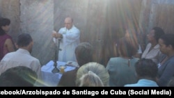 Padre Eliosbel Pereira, rector de la Iglesia de San Francisco en Santiago de Cuba. (Foto: Facebook/Arzobispado de Santiago de Cuba)