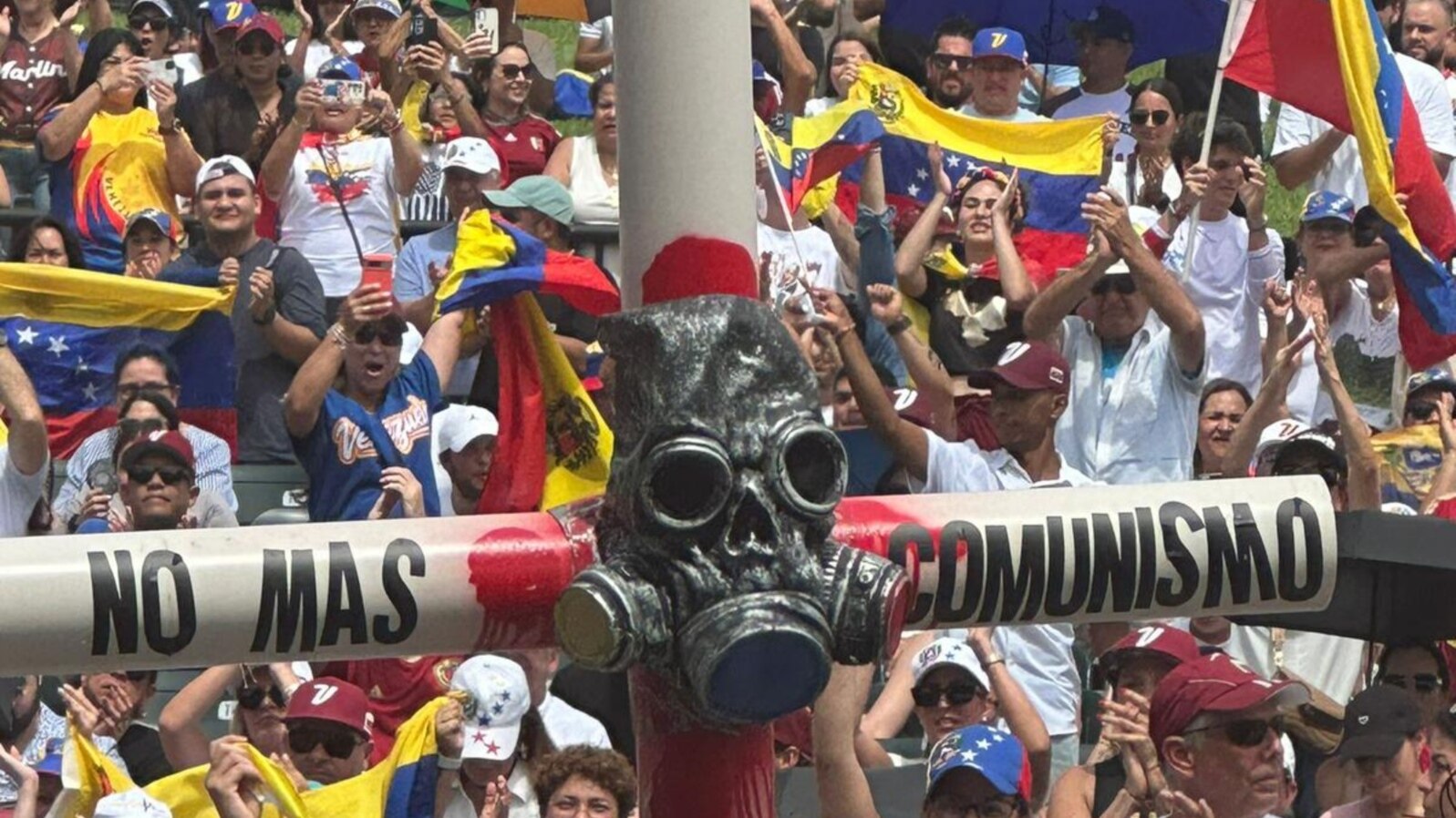 Miles de venezolanos se congregaron en el Bayfront Park de Miami para respaldar la victoria de la oposición en las elecciones del 28 de julio en 2024 en Venezuela.