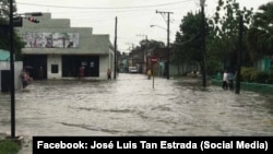 Usuarios en redes sociales reportan inundaciones provocadas por el desbordamiento del Río Hatibonico que atraviesa a la ciudad de Camagüey. Imagen obtenida del perfil de Facebook del periodista José Luis Tan Estrada. 