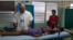 Un menor lesionada en el accidente en Granma recibe atención médica. (Facebook/Radio Bayamo)