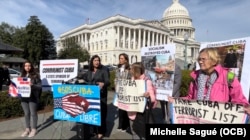 Representante por Nueva York, Nicole Malliotakis, habla con manifestantes de Code Pink, durante una conferencia de prensa en Washington, D.C., 8 de marzo del 2024.