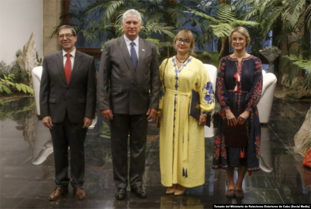 El 6 de octubre de 2022, Miguel Díaz-Canel recibió a Irina Kostyuk, embajadora de Ucrania en Cuba.