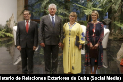 El 6 de octubre de 2022, Miguel Díaz-Canel recibió a Irina Kostyuk, embajadora de Ucrania en Cuba.