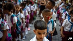 Estudiantes en La Habana, Cuba. (AP Photo/Ramon Espinosa).
