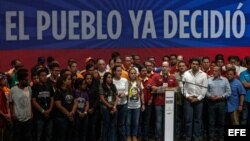 Oposición venezolana dice Maduro quedó "revocado" con resultado de plebiscito
