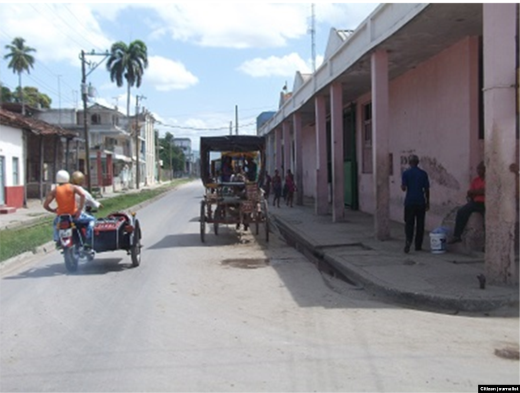 Ante la falta de bus Niober García nos muestra la mejor opcón para recorrer Guantánamo