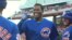 Jorge Soler es felicitado por sus compañeros de equipo.