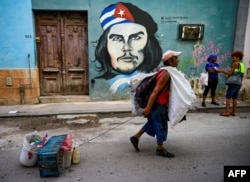 Cubanos están padeciendo la peor situación económica de los últimos 30 años.