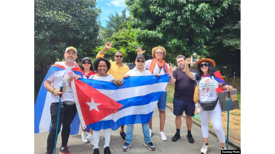 Exiliados recorrieron el Camino de Santiago Apóstol por la liberación de los presos políticos en la isla. (Foto: Cortesía de Avana de la Torre)