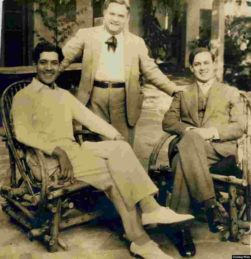 De izq. a der. el tenor José Mojica, Emilio De Zárraga y Ernesto Lecuona en Santa Mónica, California en la finca de Mojica. 