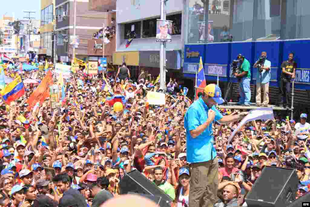 El candidato de la oposición a la presidencia de Venezuela, Henrique Capriles en Cumaná (Venezuela).