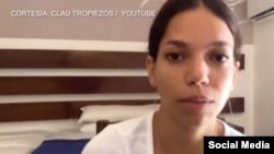 La youtuber cubana Clau Tropiezos. (Captura de video/YouTube)