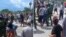 Enfrentamiento entre residentes del Cepem, cerca de la playa El Salado, en Bauta, Artemisa, y miembros de las brigadas especiales. (Captura de video/@albertfonse11j)