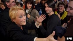  Pauline Marois (i), en un evento en Québec, Canadá.