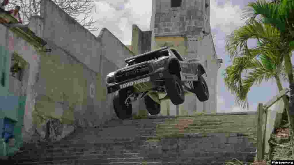 BJ Baldwin y su camión estuvieron en Cuba para filmar un comercial de la bebida Monster Energy.