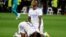 Rodrygo y Vinicius Junior celebran la victoria del Real Madrid ante el Manchester City, en la semifinal de la Champions, en el Santiago Bernabeu de Madrid. (GABRIEL BOUYS / AFP)