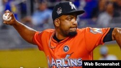 El habanero Odrisamer Despaigne se apuntó la víctoria 2x1 de los Marlins contra los Cachorros en 17 innings.