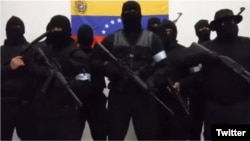 Militares llamaron en un video publicado en Twitter a mantener las protestas en las calles de Venezuela. 