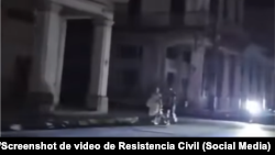 Los apagones se intensifican en La Habana y el resto del país, coincidiendo con la parálisis del transporte y escuelas