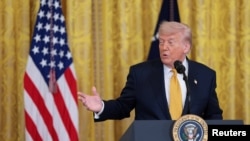 Donald Trump durante un evento para conmemorar el Día de las Madres Militares en la Casa Blanca 