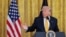 Donald Trump durante un evento para conmemorar el Día de las Madres Militares en la Casa Blanca 