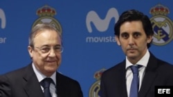 El presidente del Real Madrid, Florentino Pérez (i), y el de Telefónica, José María Álvarez-Pallete (d), durante la presentación de un acuerdo de patrocinio.