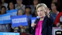 Hillary Clinton habla durante un acto de campaña en Tampa, Florida. EFE/Cristóbal Herrera