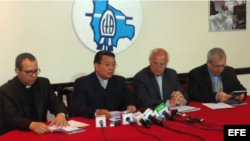 Obispos en la conferencia de prensa ofrecida el 1ro de abril desde la Conferencia Episcopal Boliviana.