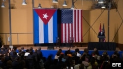 Obama: la economía cubana "está empezando a cambiar".