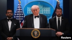 El presidente Donald Trump ofrece una conferencia de prensa en la Casa Blanca tras un incidente de seguridad ocurrido durante la cena anual de la Asociación de Corresponsales de la Casa Blanca, en Washington, D.C.