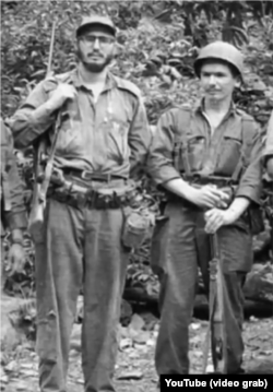 Fidel Castro y Ramiro Valdés, en tiempos de la guerrilla en la Sierra Maestra.