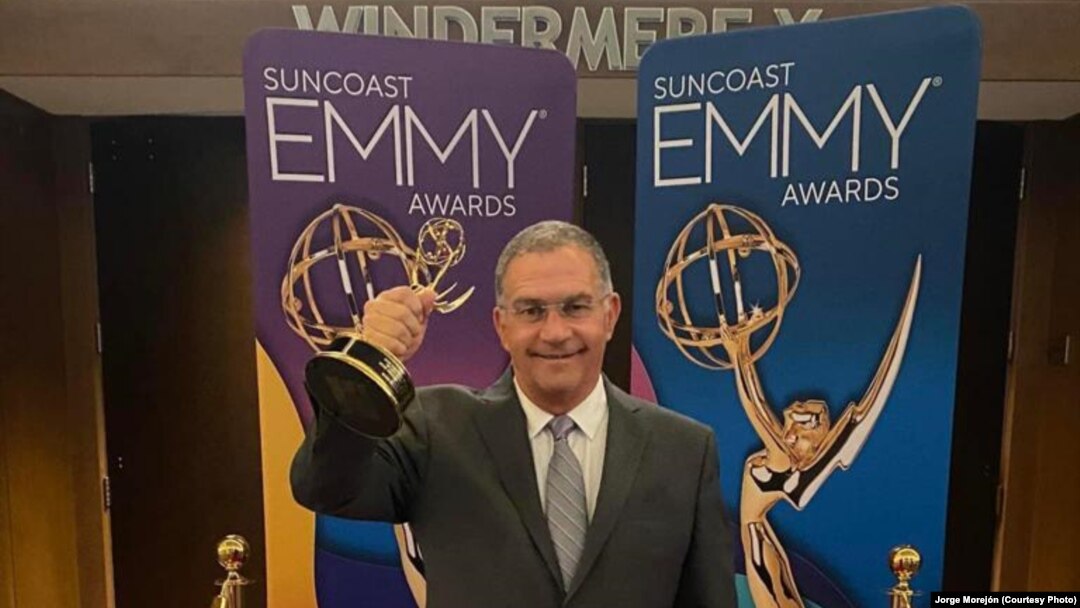 Jorge Morejón recibe Emmy regional. (Foto: Cortesía del entrevistado)