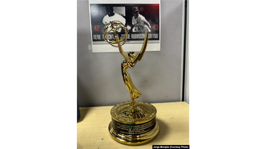 Estatuilla del Emmy al documental "René Arocha, el Jackie Robinson cubano". (Foto: Cortesía del entrevistado)