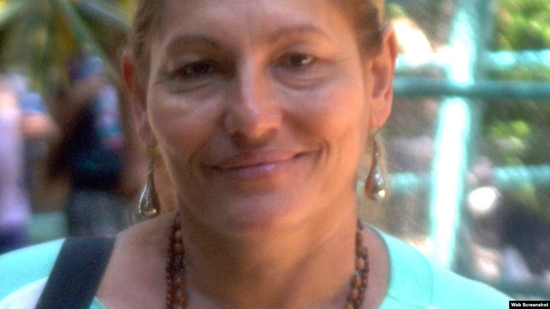 Ada López Canino. 