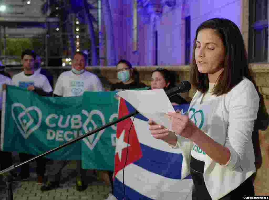 lRosa Mar&#237;a Pay&#225;, de Cuba Decide en el acto del Downtown el d&#237;a de los DDHH