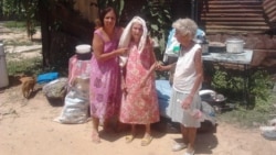 Dama de Blanco y sus familiares ancianas llevan 29 días durmiendo en la calle