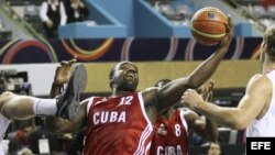 Archivo. Jugadores del equipo cubano de baloncesto masculino.