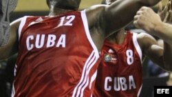 Jugadores del equipo cubano de baloncesto masculino.