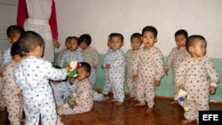 Archivo - Foto facilitada por Cáritas Hong Kong de varios niños norcoreanos en el Hogar Infantil de Hamhung (Corea del Norte) 