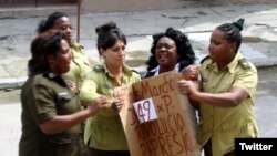 Domingo represivo número 149 contra las Damas de Blanco en La Habana, Cuba. (Foto: Angel Moya)
