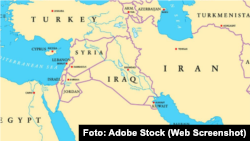 Por el Estrecho de Ormuz pasa alrededor del 20% del petróleo que se comercia por vía marítima.