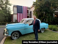 Jefe de misión estadounidense en Cuba, Mike Hammer, en la recepción oficial por el 250 aniversario de la Independencia de Estados Unidos